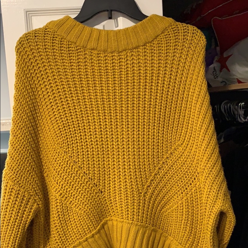 High- low knit sweater
